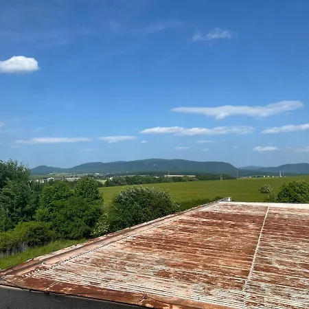 Διαμέρισμα Stylish Presov, Panoramic View & Parking Πρέσοβ